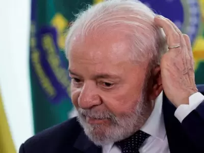 Pese a que el equipo m�dico sostiene que la presidencia de Lula no corre peligro, hay un clima de incertidumbre en todo el espectro pol�tico de Brasil