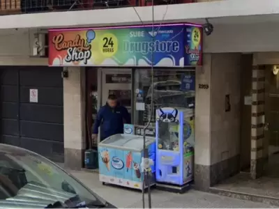 La v�ctima fue baleada por la espalda frente a este kiosco. (Foto: web)