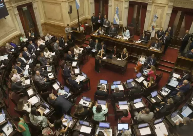 Los parlamentarios de la c�mara alta del Congreso de la Naci�n volvieron del cuarto intermedio pasadas las 16.00.