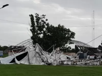 En Bragado, en la provincia de Buenos Aires, el efecto tornado de la tormenta produjo diversos destrozos y hasta heridos.