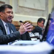 La Justicia federal pidi� la extradici�n del exsenador Kueider y su secretaria