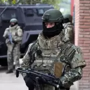 Con el gendarme secuestrado de fondo, la OEA denuncia la presencia de francotiradores cerca de la embajada