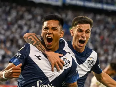 El festejo de Aquino luego de marcar su gol