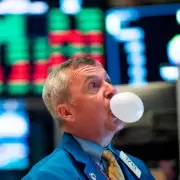 �Mazazo perforador! El Riesgo Pa�s rompi� el piso de los 700