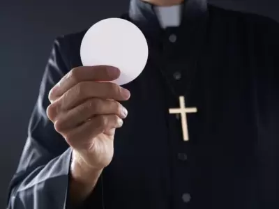 Sacerdote.