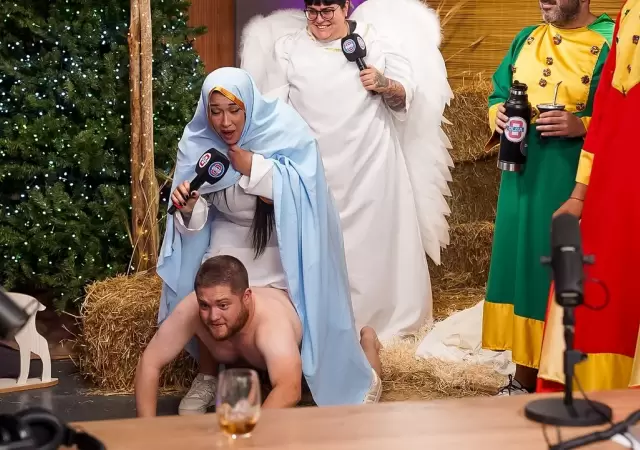 La parodia del pesebre: el mal trago de Olga.