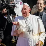 Francisco revel� c�mo eludi� dos atentados en su riesgosa visita a Irak