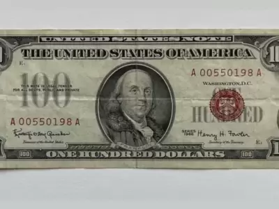 La Reserva Federal anunci� la salida de circulaci�n de los billetes de 100 d�lares emitidos hasta 1969/