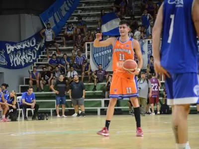 Alejo Andr�s, gran figura en el equipo Naranja.
