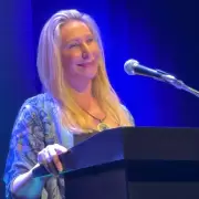 El saludo de fin de año de LLA llevó la voz de Karina Milei