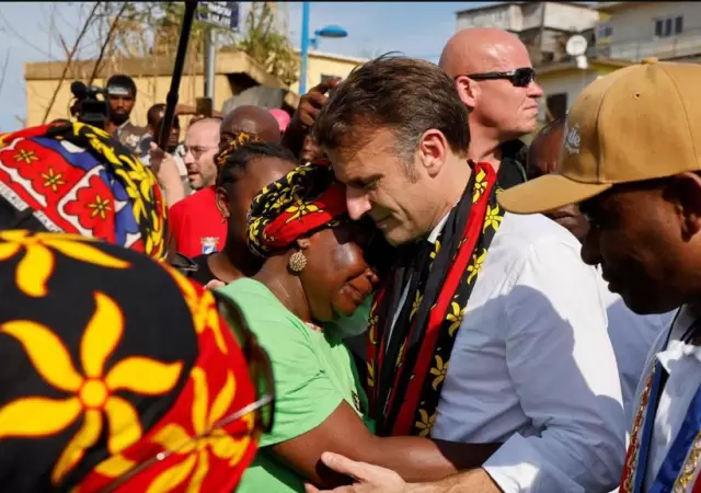 Macron recibi� fuertes reclamos de los angustiados habitantes de la distante isla en el Oc�ano �ndico.