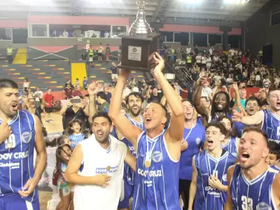 El Tomba se flore� en el Polimeni y grit� campe�n. FOTO: Salto Inicial