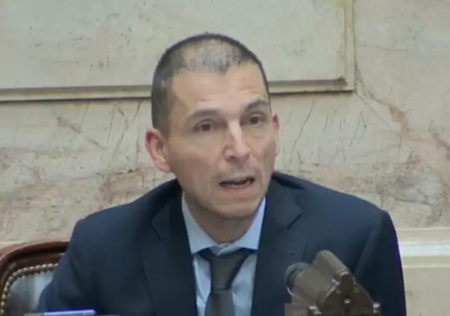 El Tribunal de �tica de la UCR lo ech� a Picat por blindar el veto de Milei contra los jubilados.