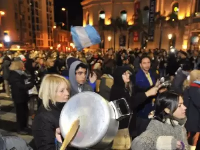 La clase media argentina y los "cacerolazos" del 19 de diciembre del 2001.