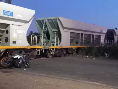 Moto choc� con un tren de carga/ Fuente: Ministerio de Seguridad