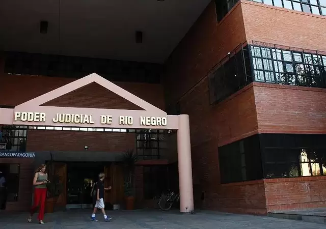 Fallo sin precedentes: le quitaron los derechos parentales por abandonar a su hija