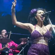 La Delio Valdez sorprende con el lanzamiento de Semen-up & Aquella Solitaria Vaca Cubana