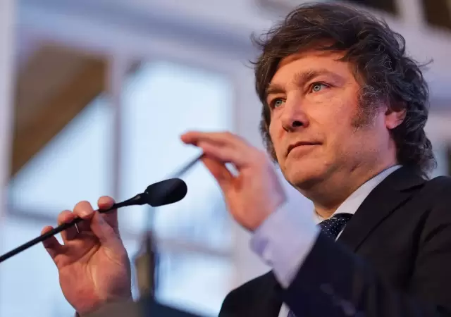 Javier Milei est� acusado de promover una criptomoneda que se desplom� a los pocos minutos