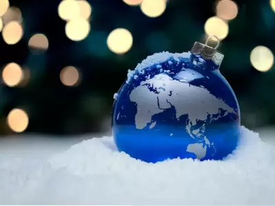 El mundo tiene sus costumbres. Y la Navidad llega para todos.