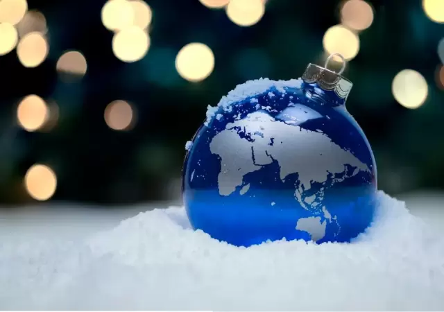 El mundo tiene sus costumbres. Y la Navidad llega para todos.