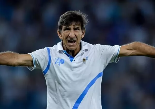 El entrenador de Racing est� preocupado por su plantel