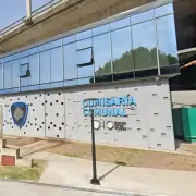 Fuga masiva: 17 presos escaparon de la Alcaid�a 9 por un agujero en la pared