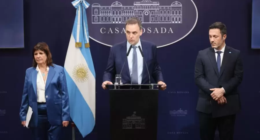 Patricia Bullrich, Manuel Adorni y Luis Petri.