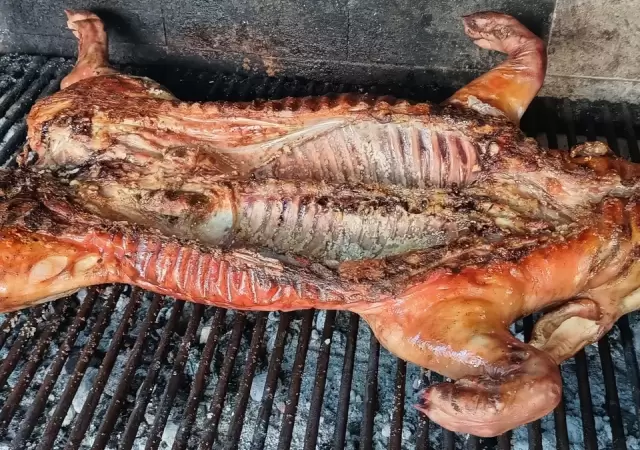 Lech�n asado infaltable en la mesa navide�a