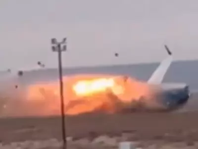 Captura de pantalla del momento en el que la aeronave toca tierra y explota en el mismo instante.