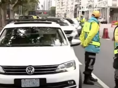 Desde el comienzo del procedimiento el conductor estuvo atrincherado en su veh�culo.