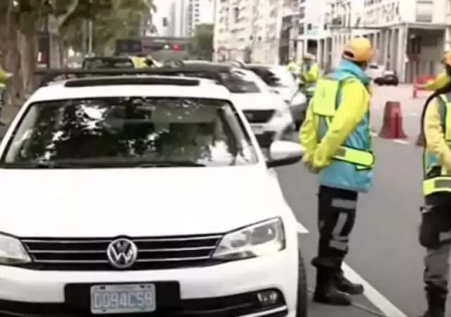 Desde el comienzo del procedimiento el conductor estuvo atrincherado en su veh�culo.