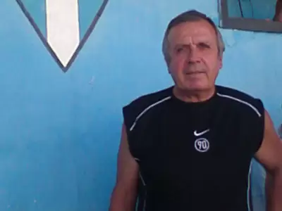 Un verdadero Loco lindo del f�tbol.