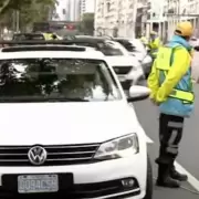 Denunciarán penalmente a los agentes de tránsito que demoraron a diplomáticos rusos