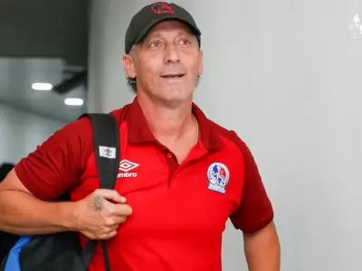 Pedro Troglio, asume en Instituto.