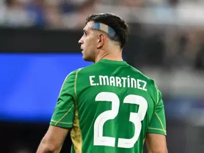 Emiliano Mart�nez fue elegido en el equipo ideal del a�o 2024./