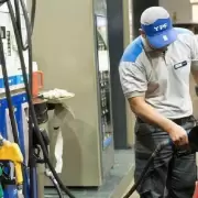 ¿Pueden bajar los combustibles por la caída del precio del petróleo?