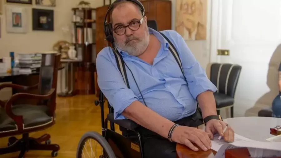 Muchos de sus programas los hizo desde su casa, en los momentos en que se recuperaba de sus enfermedades.