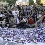 Croma��n: "Ni las bengalas, ni el rock and roll, a los pibes los mat� la corrupci�n"
