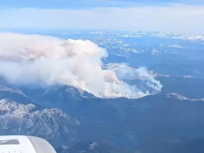 El incendio en el Parque Nacional Nahuel Huapi desde el aire.