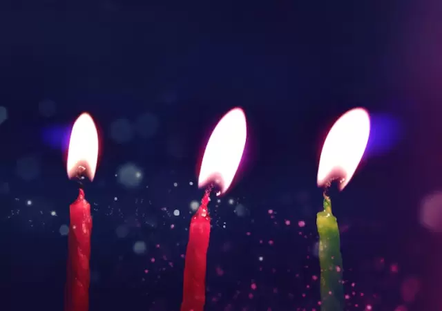 Vela De Cumplea�os Roja Y Verde Con Luces.