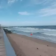 Uruguay: buscan a un joven argentino que se meti� al mar para ayudar a una mujer