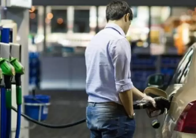Se viene el autoservicio de combustibles en la Argentina/