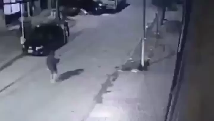 Volv�a de trabajar cuando qued� en medio de un tiroteo narco.