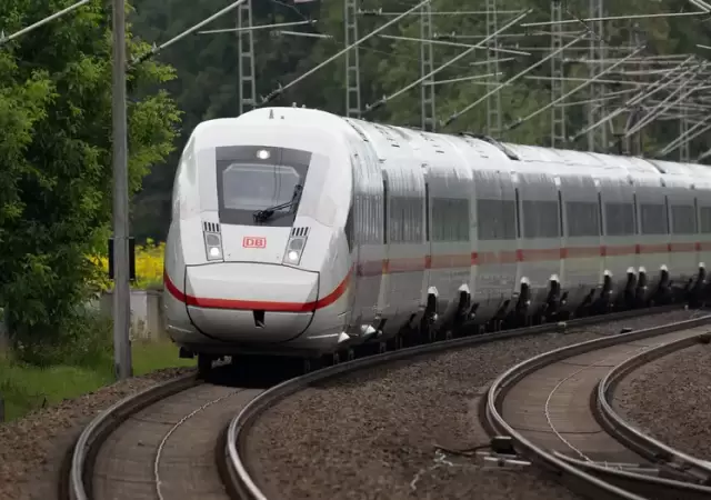 La eficiencia de los trenes alemanes vive su periodo m�s dif�cil en 20 a�os.
