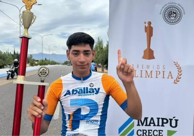 El pibe D�az celebra en la Paso