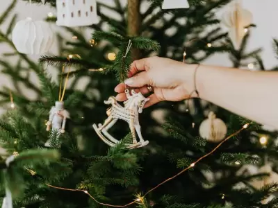 Algunos desarman el �rbol tras el d�a de Reyes