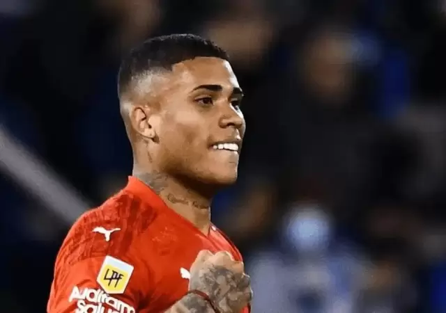 Ayrton Costa ya es refuerzo de Boca