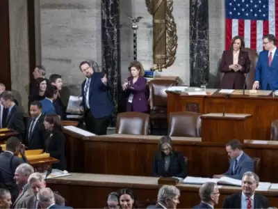 La propia vicepresidenta Kamala Harris tuvo que presidir la sesi�n para ratificar el triunfo de su contrincante.