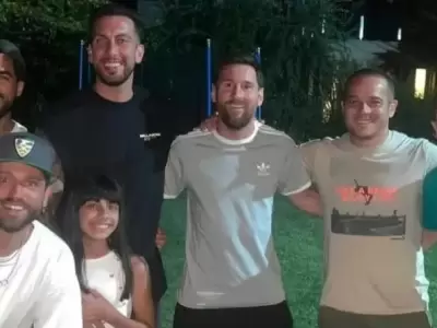 Leo junto a sus amigos en la juntada en Funes