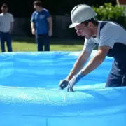 La pileta "low cost" y el ingenio de un argentino para disfrutar del verano